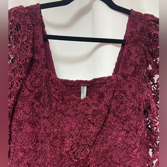 Sweetheart Lace Top - Picture 7 of 11